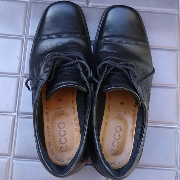 SIZE EU 44. ECCO Helsinki leather oxfords shoes. - Picture 10 of 16